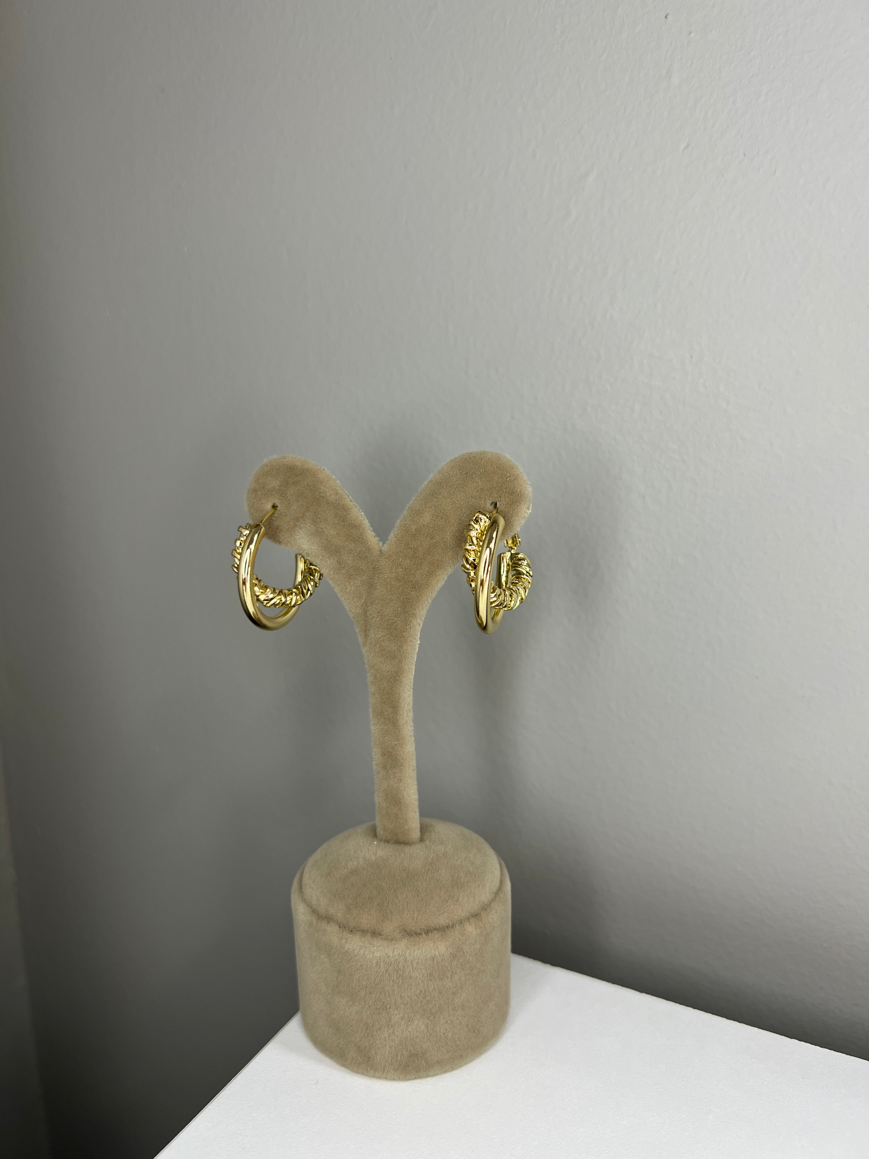 İç İçe Geçmiş Gold Küpe
