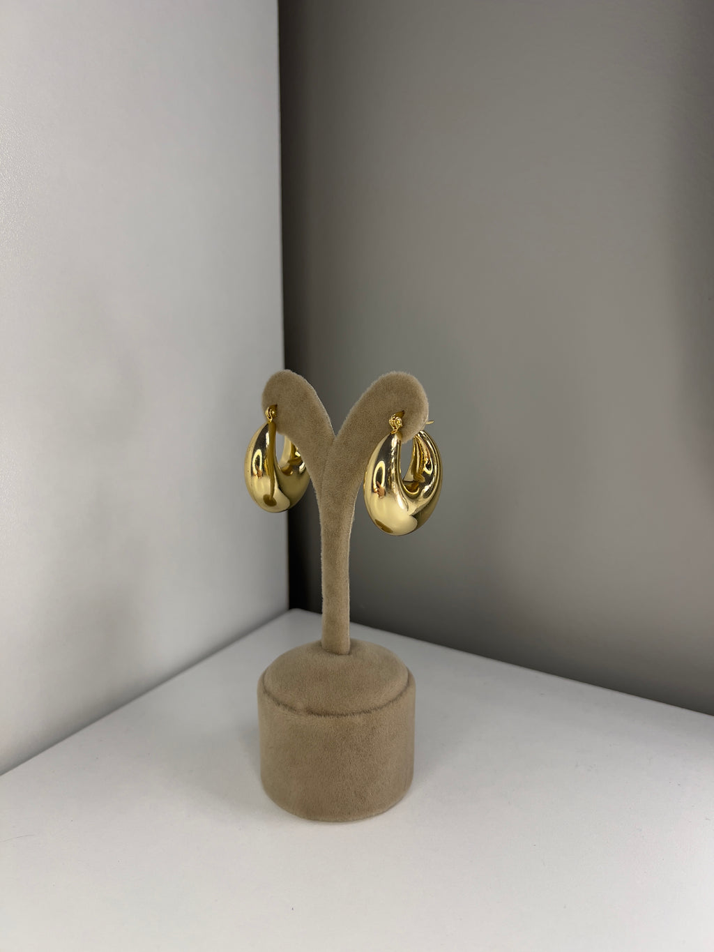 Oval Damla Form Gold Küpe